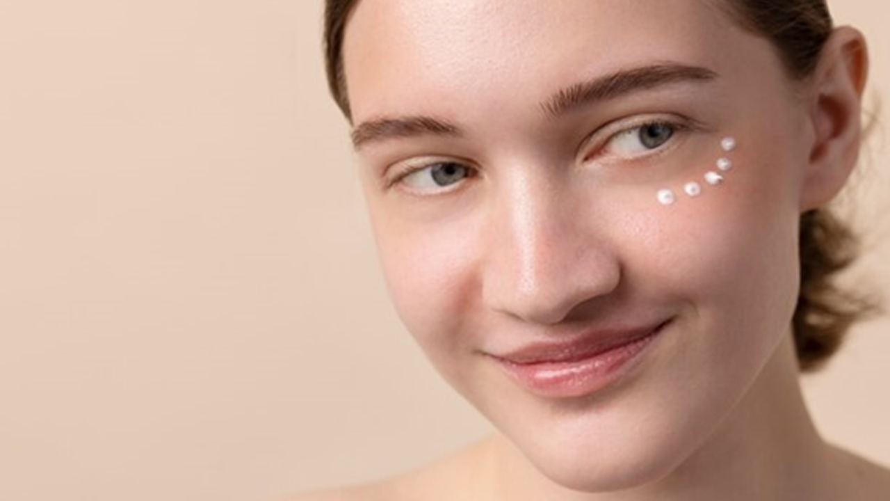 Eye Cream with Kojic Acid Brightening and Depuffing Your UnderEye Area